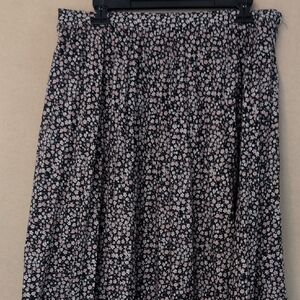 American Eagle Outfitters Black and White Floral A-Line Skirt